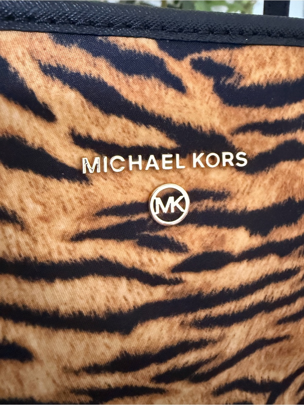 Michael Kors Tiger Print Jet Set Carryall Tote NWT - Picture 4 of 7